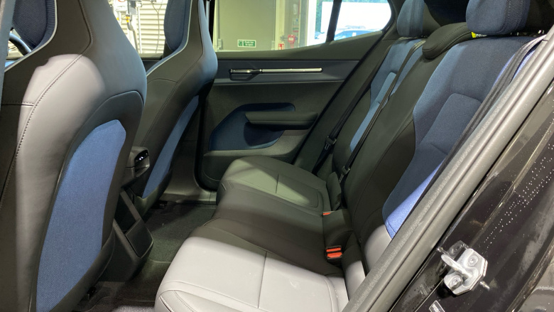 Volvo EX30 200kW SM Extended Range Ultra 69kWh 5dr Auto Electric Estate